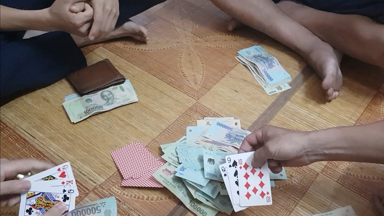 Game đánh bài ăn tiền là gì?